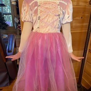 Girls size 10/12 Rapunzel Dress!